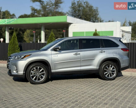 Серый Тойота Хайлендер, объемом двигателя 3.5 л и пробегом 110 тыс. км за 34500 $, фото 3 на Automoto.ua