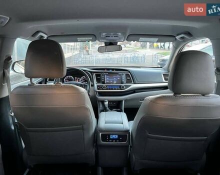 Серый Тойота Хайлендер, объемом двигателя 3.5 л и пробегом 91 тыс. км за 23700 $, фото 18 на Automoto.ua