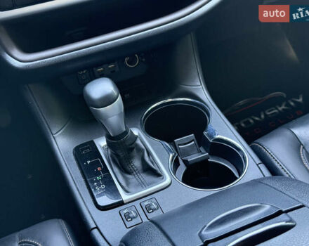 Серый Тойота Хайлендер, объемом двигателя 3.5 л и пробегом 110 тыс. км за 34500 $, фото 13 на Automoto.ua