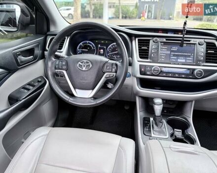 Сірий Тойота Хайлендер, об'ємом двигуна 3.5 л та пробігом 149 тис. км за 32999 $, фото 28 на Automoto.ua