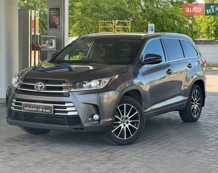 Серый Тойота Хайлендер, объемом двигателя 3.46 л и пробегом 89 тыс. км за 33999 $, фото 2 на Automoto.ua