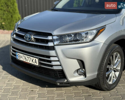 Серый Тойота Хайлендер, объемом двигателя 3.5 л и пробегом 110 тыс. км за 34500 $, фото 1 на Automoto.ua