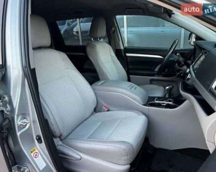 Серый Тойота Хайлендер, объемом двигателя 3.5 л и пробегом 91 тыс. км за 23700 $, фото 10 на Automoto.ua