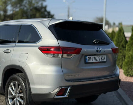 Серый Тойота Хайлендер, объемом двигателя 3.5 л и пробегом 110 тыс. км за 34500 $, фото 4 на Automoto.ua
