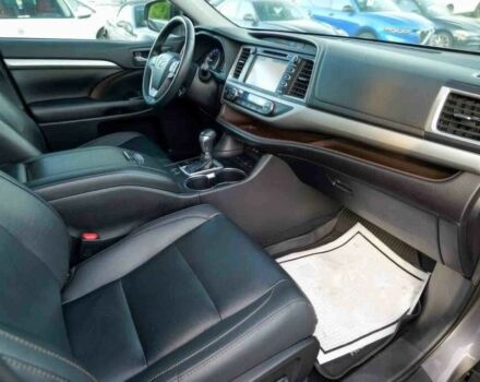 Сірий Тойота Хайлендер, об'ємом двигуна 3.5 л та пробігом 50 тис. км за 17500 $, фото 7 на Automoto.ua