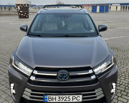 Серый Тойота Хайлендер, объемом двигателя 3.46 л и пробегом 114 тыс. км за 33800 $, фото 1 на Automoto.ua