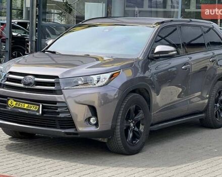 Серый Тойота Хайлендер, объемом двигателя 3.46 л и пробегом 142 тыс. км за 37900 $, фото 2 на Automoto.ua