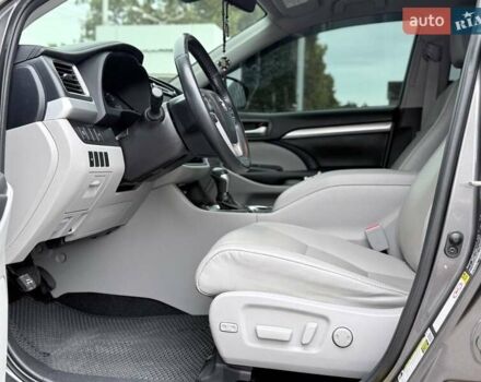 Сірий Тойота Хайлендер, об'ємом двигуна 3.5 л та пробігом 149 тис. км за 32999 $, фото 19 на Automoto.ua