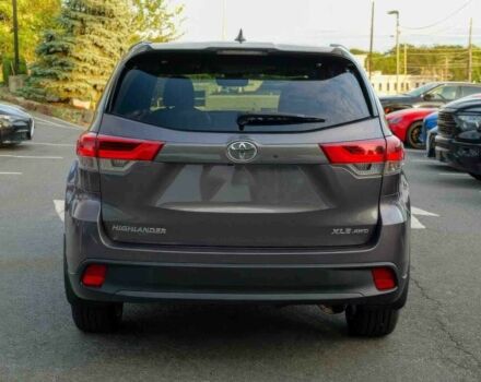 Сірий Тойота Хайлендер, об'ємом двигуна 3.5 л та пробігом 50 тис. км за 17500 $, фото 4 на Automoto.ua