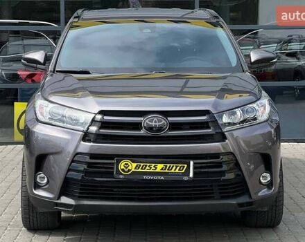 Серый Тойота Хайлендер, объемом двигателя 3.46 л и пробегом 142 тыс. км за 37900 $, фото 1 на Automoto.ua