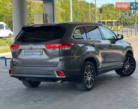 Серый Тойота Хайлендер, объемом двигателя 3.46 л и пробегом 89 тыс. км за 33999 $, фото 3 на Automoto.ua