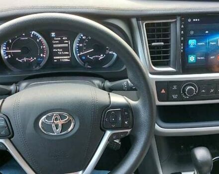 Сірий Тойота Хайлендер, об'ємом двигуна 2.7 л та пробігом 21 тис. км за 28899 $, фото 1 на Automoto.ua