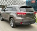Сірий Тойота Хайлендер, об'ємом двигуна 3.5 л та пробігом 149 тис. км за 32999 $, фото 6 на Automoto.ua