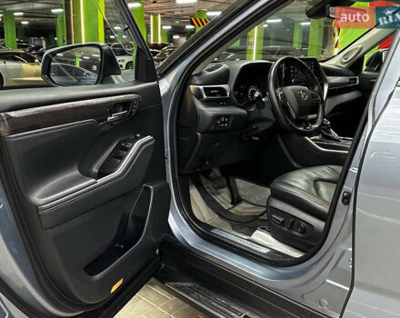 Сірий Тойота Хайлендер, об'ємом двигуна 2.5 л та пробігом 126 тис. км за 39500 $, фото 13 на Automoto.ua