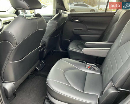 Сірий Тойота Хайлендер, об'ємом двигуна 2.49 л та пробігом 145 тис. км за 43000 $, фото 14 на Automoto.ua