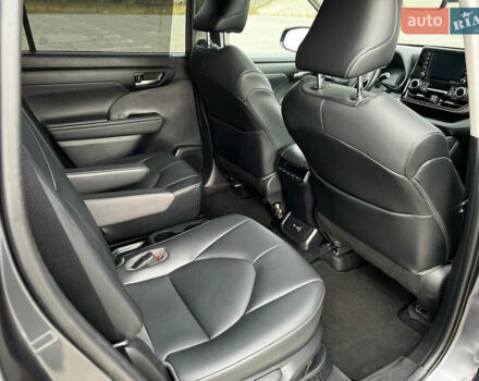 Сірий Тойота Хайлендер, об'ємом двигуна 2.49 л та пробігом 145 тис. км за 43000 $, фото 13 на Automoto.ua