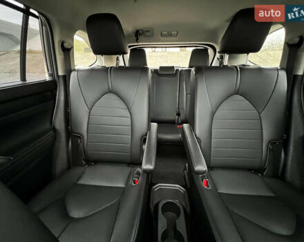Сірий Тойота Хайлендер, об'ємом двигуна 2.49 л та пробігом 145 тис. км за 43000 $, фото 8 на Automoto.ua