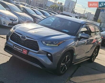 Сірий Тойота Хайлендер, об'ємом двигуна 2.5 л та пробігом 126 тис. км за 41990 $, фото 1 на Automoto.ua