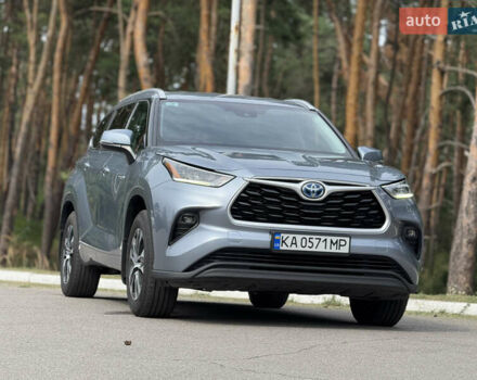 Тойота Хайлендер 2021 в Киеве на Automoto.ua Серый Тойота Хайлендер, объемом двигателя 2.49 л и пробегом 155 тыс. км за 39900 $, фото 2 на Automoto.ua