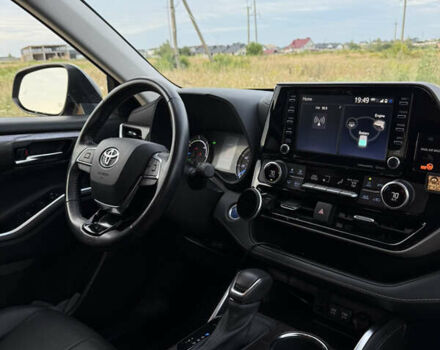 Тойота Хайлендер 2021 в Ровно на Automoto.ua Серый Тойота Хайлендер, объемом двигателя 2.49 л и пробегом 92 тыс. км за 39500 $, фото 11 на Automoto.ua