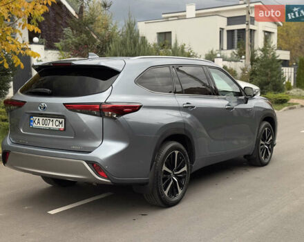 Тойота Хайлендер 2021 у Києві на Automoto.ua Сірий Тойота Хайлендер, об'ємом двигуна 2.49 л та пробігом 32 тис. км за 65000 $, фото 4 на Automoto.ua
