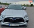 Серый Тойота Хайлендер, объемом двигателя 2.49 л и пробегом 64 тыс. км за 53500 $, фото 1 на Automoto.ua