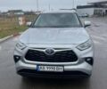 Серый Тойота Хайлендер, объемом двигателя 2.49 л и пробегом 27 тыс. км за 47300 $, фото 1 на Automoto.ua