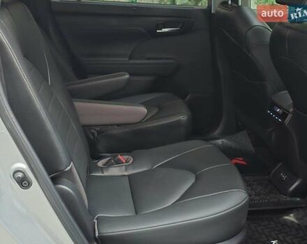 Серый Тойота Хайлендер, объемом двигателя 2.49 л и пробегом 30 тыс. км за 36999 $, фото 77 на Automoto.ua