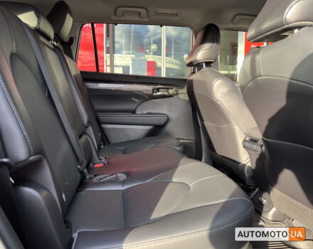 Сірий Тойота Хайлендер, об'ємом двигуна 2.5 л та пробігом 39 тис. км за 56148 $, фото 10 на Automoto.ua