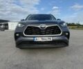 Серый Тойота Хайлендер, объемом двигателя 2.5 л и пробегом 30 тыс. км за 52500 $, фото 1 на Automoto.ua