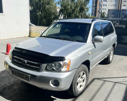 Серый Тойота Хайлендер, объемом двигателя 2.4 л и пробегом 300 тыс. км за 7700 $, фото 1 на Automoto.ua