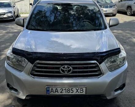 Тойота Хайлендер 2008 в Ирпене на Automoto.ua Серый Тойота Хайлендер, объемом двигателя 3.46 л и пробегом 389 тыс. км за 12500 $, фото 1 на Automoto.ua
