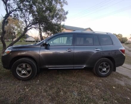 Серый Тойота Хайлендер, объемом двигателя 3.5 л и пробегом 250 тыс. км за 13700 $, фото 1 на Automoto.ua