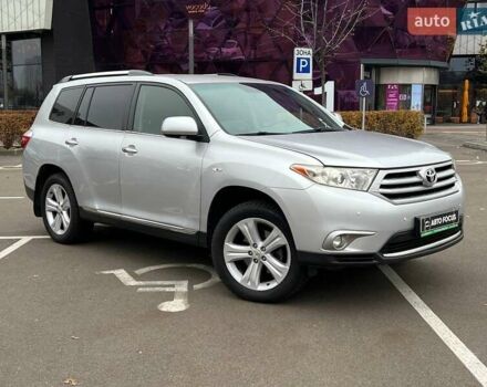 Серый Тойота Хайлендер, объемом двигателя 3.46 л и пробегом 235 тыс. км за 18490 $, фото 1 на Automoto.ua