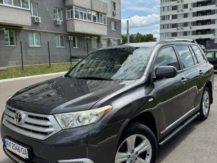 Тойота Хайлендер 2011 в Харькове на Automoto.ua Серый Тойота Хайлендер, объемом двигателя 3.5 л и пробегом 140 тыс. км за 18500 $, фото 1 на Automoto.ua