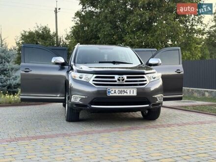 Тойота Хайлендер 2011 в Гайвороне на Automoto.ua Серый Тойота Хайлендер, объемом двигателя 3.5 л и пробегом 257 тыс. км за 16550 $, фото 1 на Automoto.ua