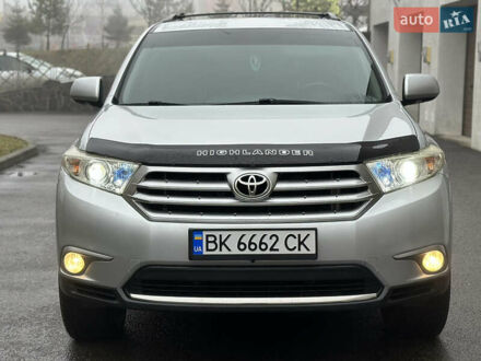 Серый Тойота Хайлендер, объемом двигателя 3.46 л и пробегом 290 тыс. км за 14999 $, фото 1 на Automoto.ua
