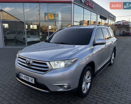Серый Тойота Хайлендер, объемом двигателя 3.5 л и пробегом 244 тыс. км за 14000 $, фото 1 на Automoto.ua