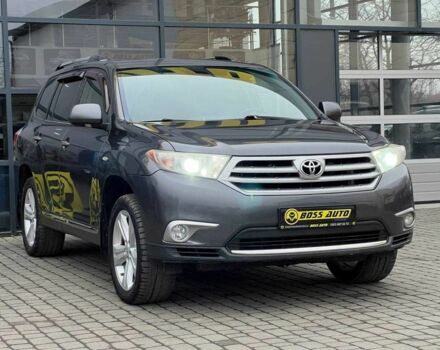 Серый Тойота Хайлендер, объемом двигателя 3.5 л и пробегом 247 тыс. км за 1790 $, фото 1 на Automoto.ua