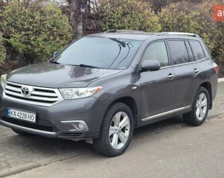 Серый Тойота Хайлендер, объемом двигателя 3.46 л и пробегом 220 тыс. км за 13500 $, фото 1 на Automoto.ua