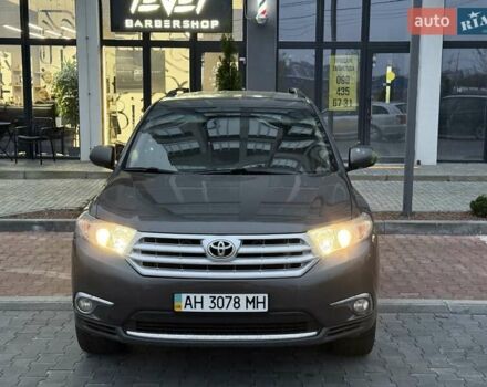 Серый Тойота Хайлендер, объемом двигателя 3.46 л и пробегом 205 тыс. км за 12700 $, фото 1 на Automoto.ua