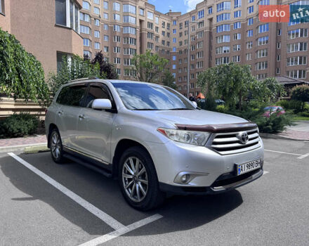 Серый Тойота Хайлендер, объемом двигателя 3.46 л и пробегом 212 тыс. км за 17600 $, фото 1 на Automoto.ua