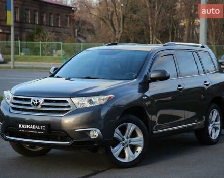 Сірий Тойота Хайлендер, об'ємом двигуна 3.5 л та пробігом 134 тис. км за 18900 $, фото 1 на Automoto.ua