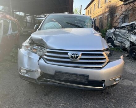 Серый Тойота Хайлендер, объемом двигателя 0 л и пробегом 186 тыс. км за 7000 $, фото 1 на Automoto.ua