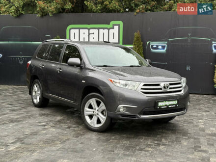 Серый Тойота Хайлендер, объемом двигателя 3.5 л и пробегом 240 тыс. км за 15800 $, фото 1 на Automoto.ua