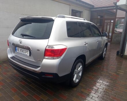 Сірий Тойота Хайлендер, об'ємом двигуна 3.5 л та пробігом 178 тис. км за 18500 $, фото 1 на Automoto.ua