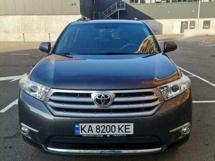Тойота Хайлендер 2012 у Києві на Automoto.ua Сірий Тойота Хайлендер, об'ємом двигуна 3.5 л та пробігом 208 тис. км за 17500 $, фото 1 на Automoto.ua
