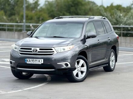 Серый Тойота Хайлендер, объемом двигателя 3.5 л и пробегом 215 тыс. км за 15000 $, фото 1 на Automoto.ua