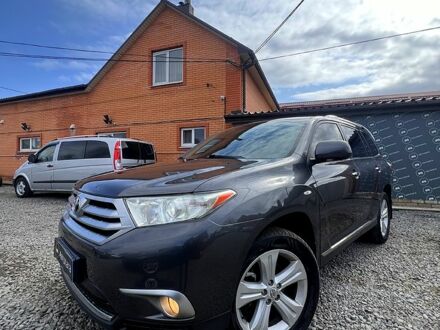 Серый Тойота Хайлендер, объемом двигателя 3.5 л и пробегом 300 тыс. км за 15000 $, фото 1 на Automoto.ua