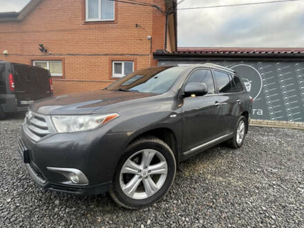 Серый Тойота Хайлендер, объемом двигателя 3.46 л и пробегом 285 тыс. км за 14200 $, фото 1 на Automoto.ua